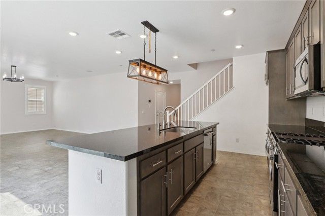 833 S Sumac Lane, Rialto, CA 92376