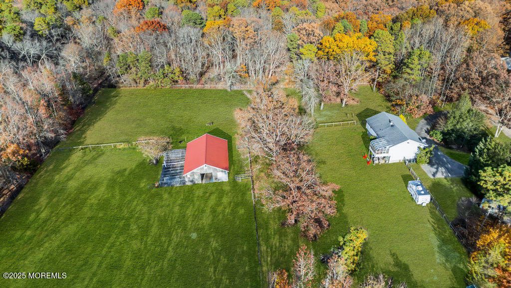17 Sunnyside Road, Howell, NJ 07731