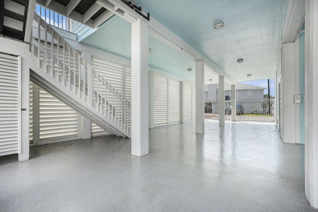 1171 Sailfish Street, Bayou Vista, TX 77563
