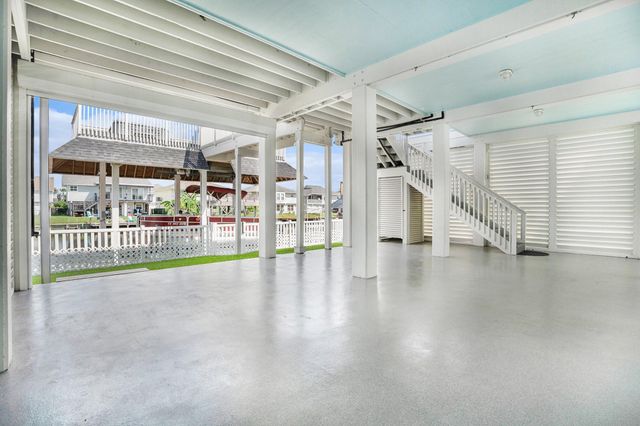 1171 Sailfish Street, Bayou Vista, TX 77563