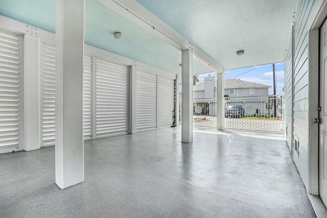 1171 Sailfish Street, Bayou Vista, TX 77563