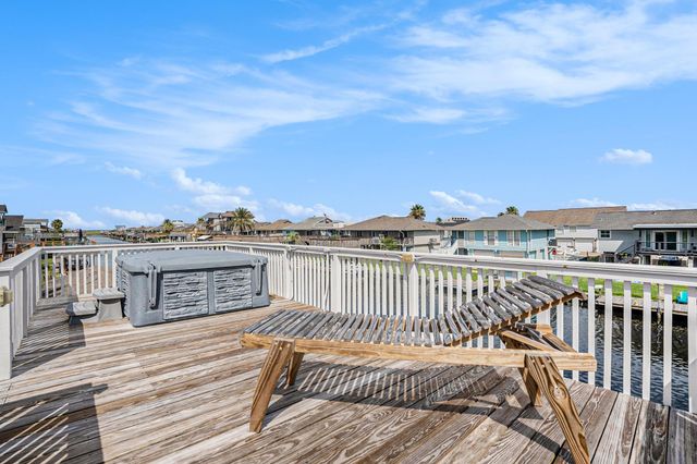 1171 Sailfish Street, Bayou Vista, TX 77563