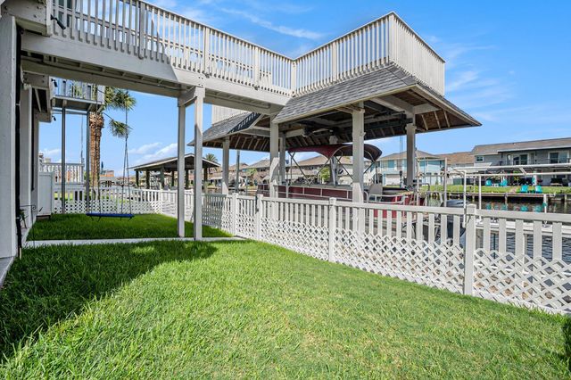 1171 Sailfish Street, Bayou Vista, TX 77563