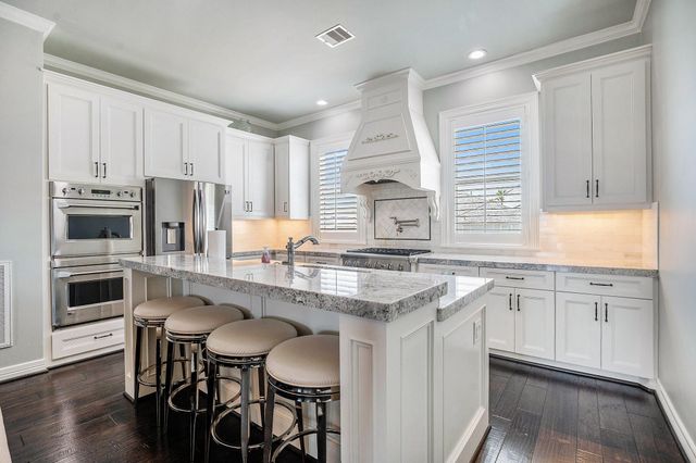 1171 Sailfish Street, Bayou Vista, TX 77563