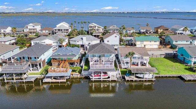 1171 Sailfish Street, Bayou Vista, TX 77563