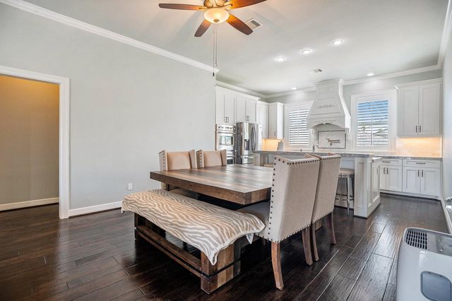 1171 Sailfish Street, Bayou Vista, TX 77563
