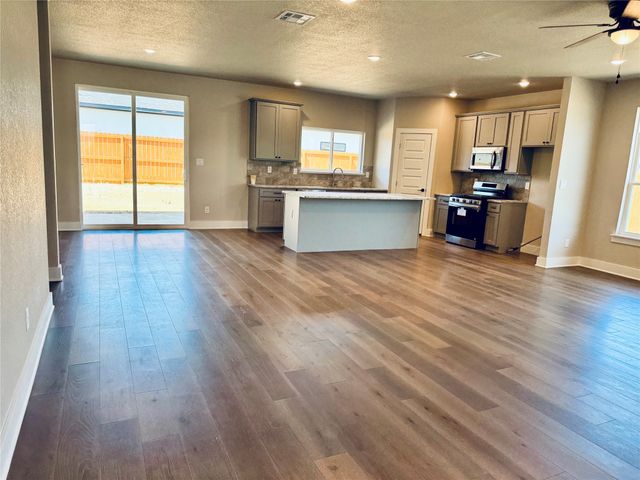 15614 Garden Lane, Lindale, TX 75771