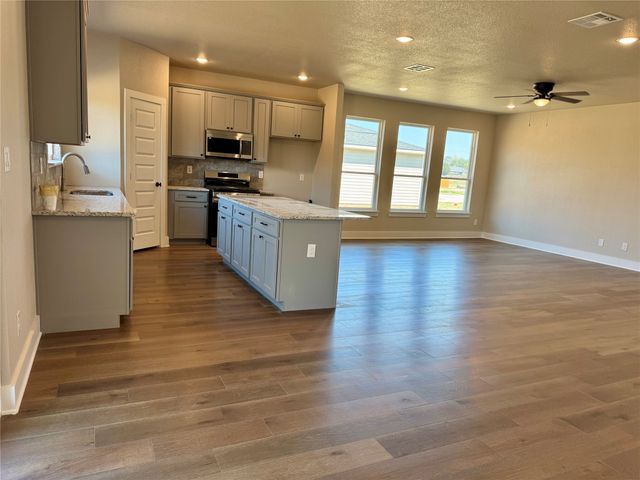 15614 Garden Lane, Lindale, TX 75771