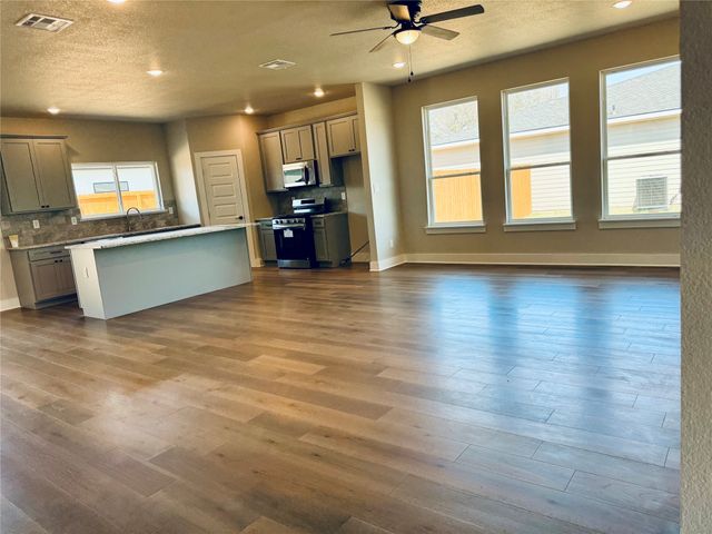 15614 Garden Lane, Lindale, TX 75771