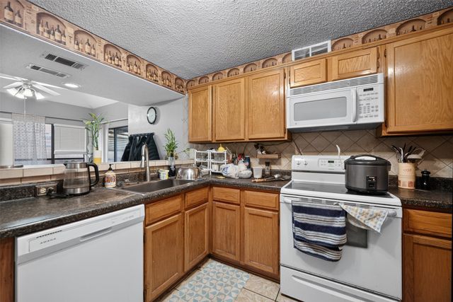 1936 La Prada Parkway, Mesquite, TX 75150