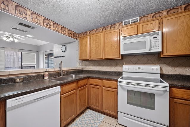 1936 La Prada Parkway, Mesquite, TX 75150