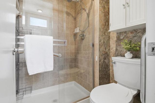 10007 MONROVIA Street, Lenexa, KS 66215