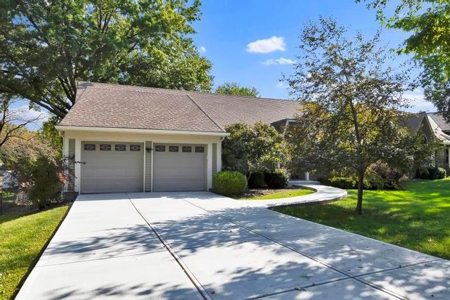 10007 MONROVIA Street, Lenexa, KS 66215