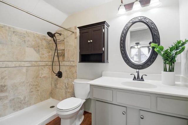 10007 MONROVIA Street, Lenexa, KS 66215