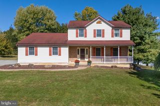 17 MELLON SCHOOL LN, Fleetwood, PA 19522