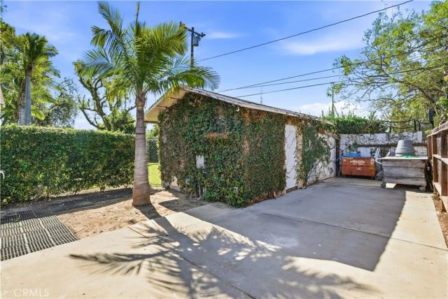 1062 El Camino, Santa Ana, CA 92705