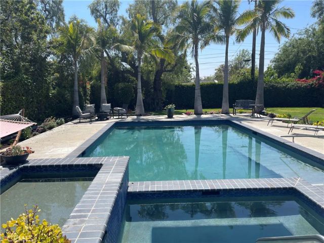 1062 El Camino, Santa Ana, CA 92705