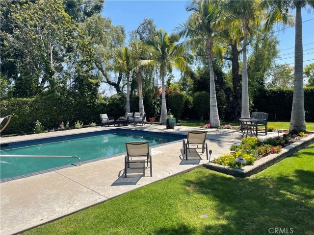 1062 El Camino, Santa Ana, CA 92705