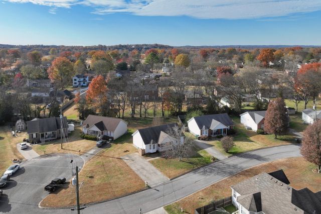 724 Charlie Gann Rd, Old Hickory, TN 37138