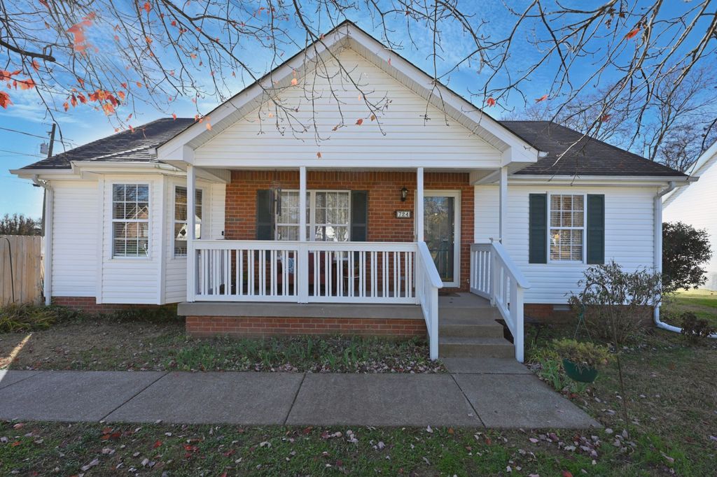 724 Charlie Gann Rd, Old Hickory, TN 37138