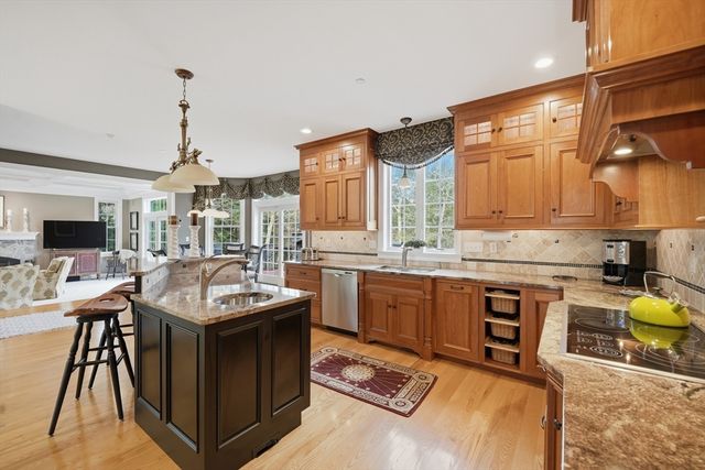 16 Falcon Heights, Wilbraham, MA 01095