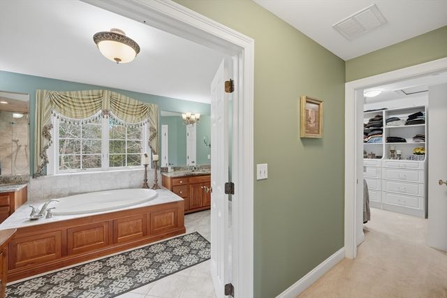 16 Falcon Heights, Wilbraham, MA 01095