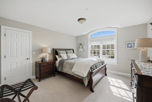 16 Falcon Heights, Wilbraham, MA 01095