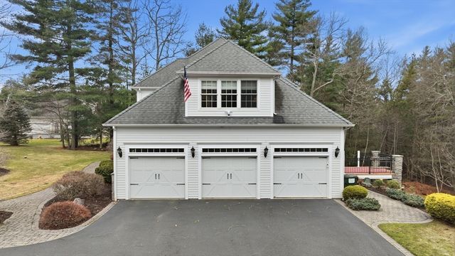 16 Falcon Heights, Wilbraham, MA 01095