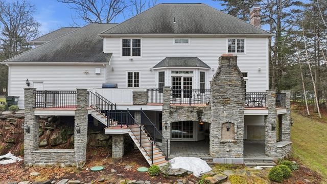 16 Falcon Heights, Wilbraham, MA 01095