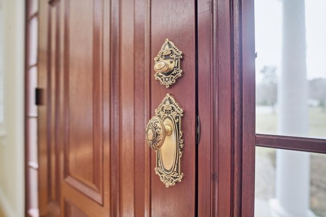 16 Falcon Heights, Wilbraham, MA 01095