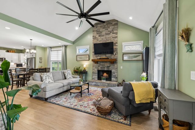 126 Julia Ann Ct, Springfield, TN 37172