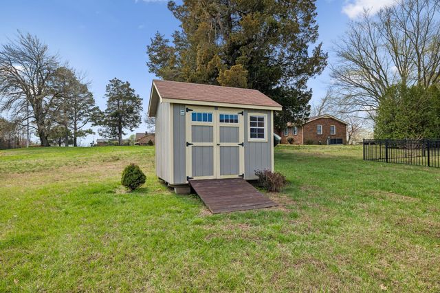 126 Julia Ann Ct, Springfield, TN 37172