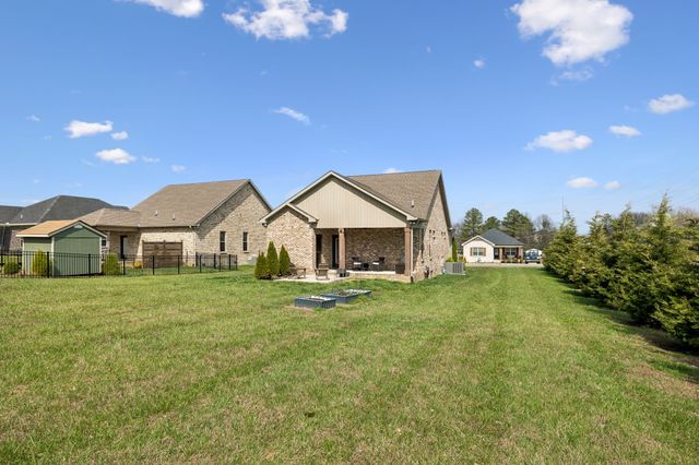 126 Julia Ann Ct, Springfield, TN 37172