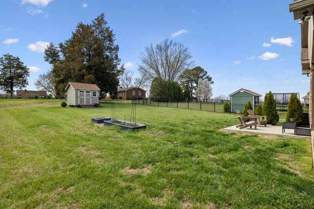 126 Julia Ann Ct, Springfield, TN 37172