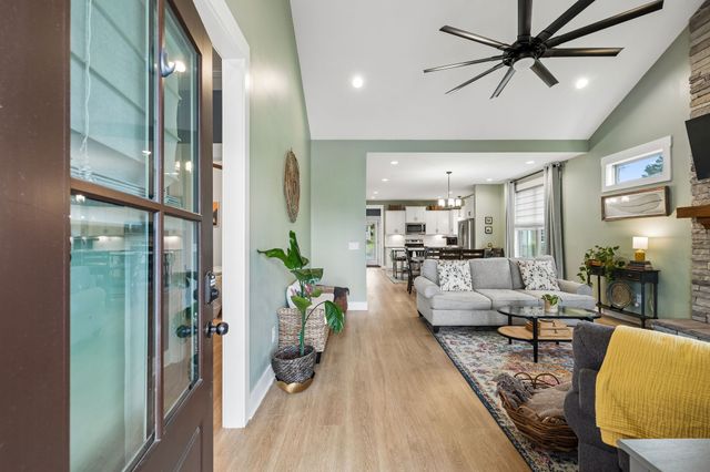 126 Julia Ann Ct, Springfield, TN 37172