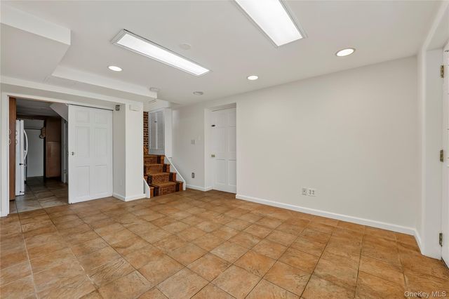 67 Topland Road, White Plains, NY 10605
