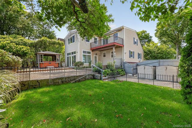 67 Topland Road, White Plains, NY 10605