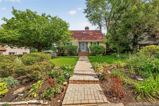67 Topland Road, White Plains, NY 10605
