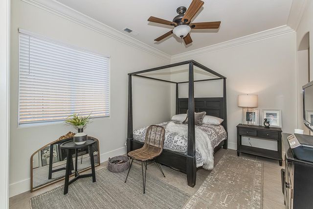 272 Omaha Avenue, Clovis, CA 93619