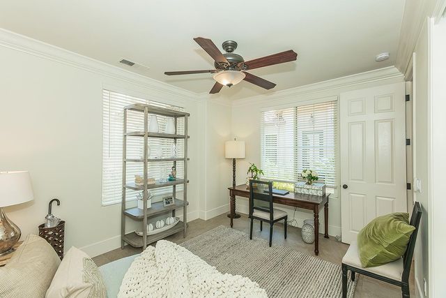 272 Omaha Avenue, Clovis, CA 93619