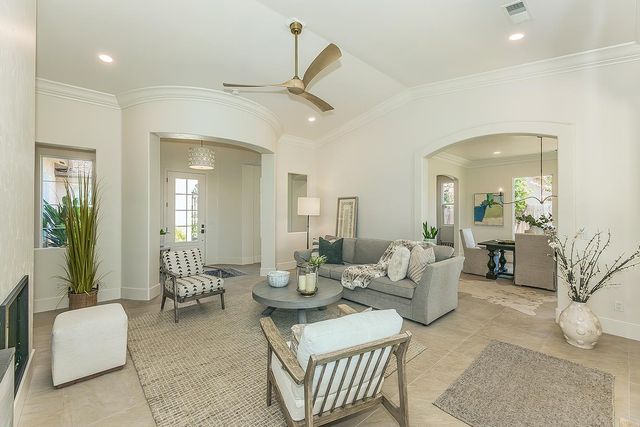 272 Omaha Avenue, Clovis, CA 93619