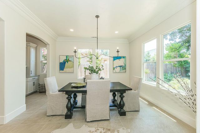 272 Omaha Avenue, Clovis, CA 93619