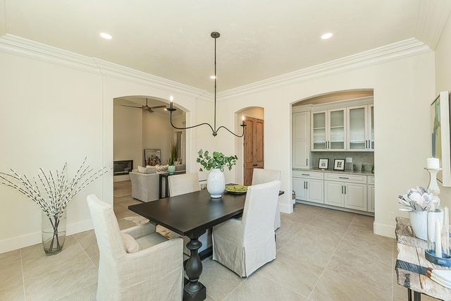 272 Omaha Avenue, Clovis, CA 93619