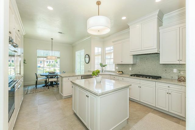 272 Omaha Avenue, Clovis, CA 93619