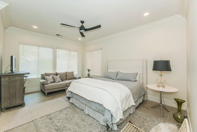 272 Omaha Avenue, Clovis, CA 93619