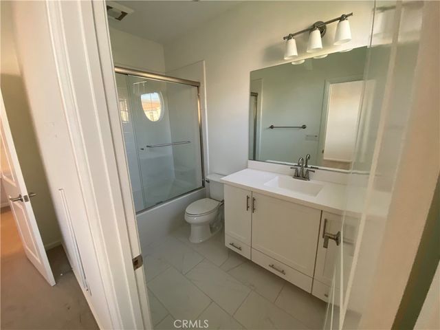 122 Crescent Moon, Irvine, CA 92602
