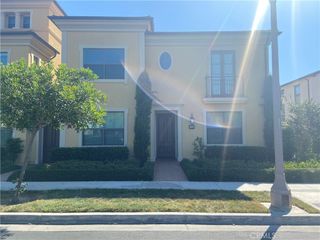 122 Crescent Moon, Irvine, CA 92602