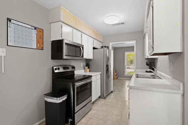 1224 Mars Drive, Cedar Hill, TX 75104