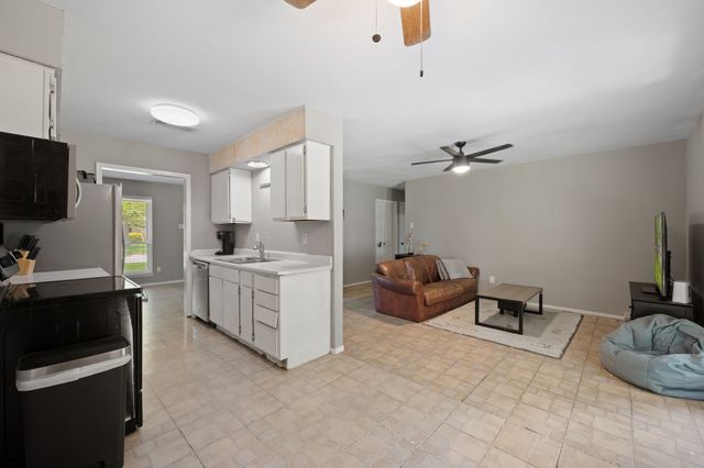 1224 Mars Drive, Cedar Hill, TX 75104