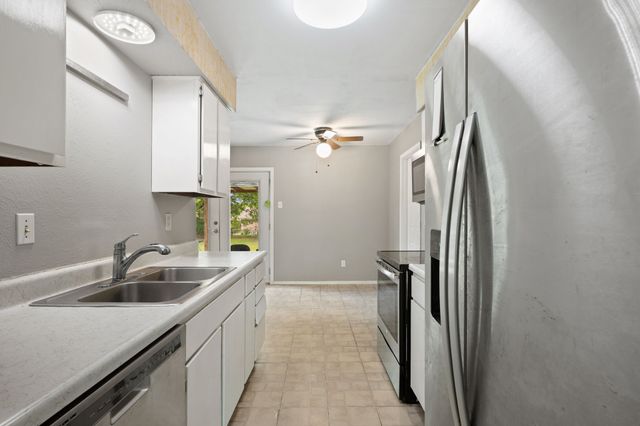 1224 Mars Drive, Cedar Hill, TX 75104